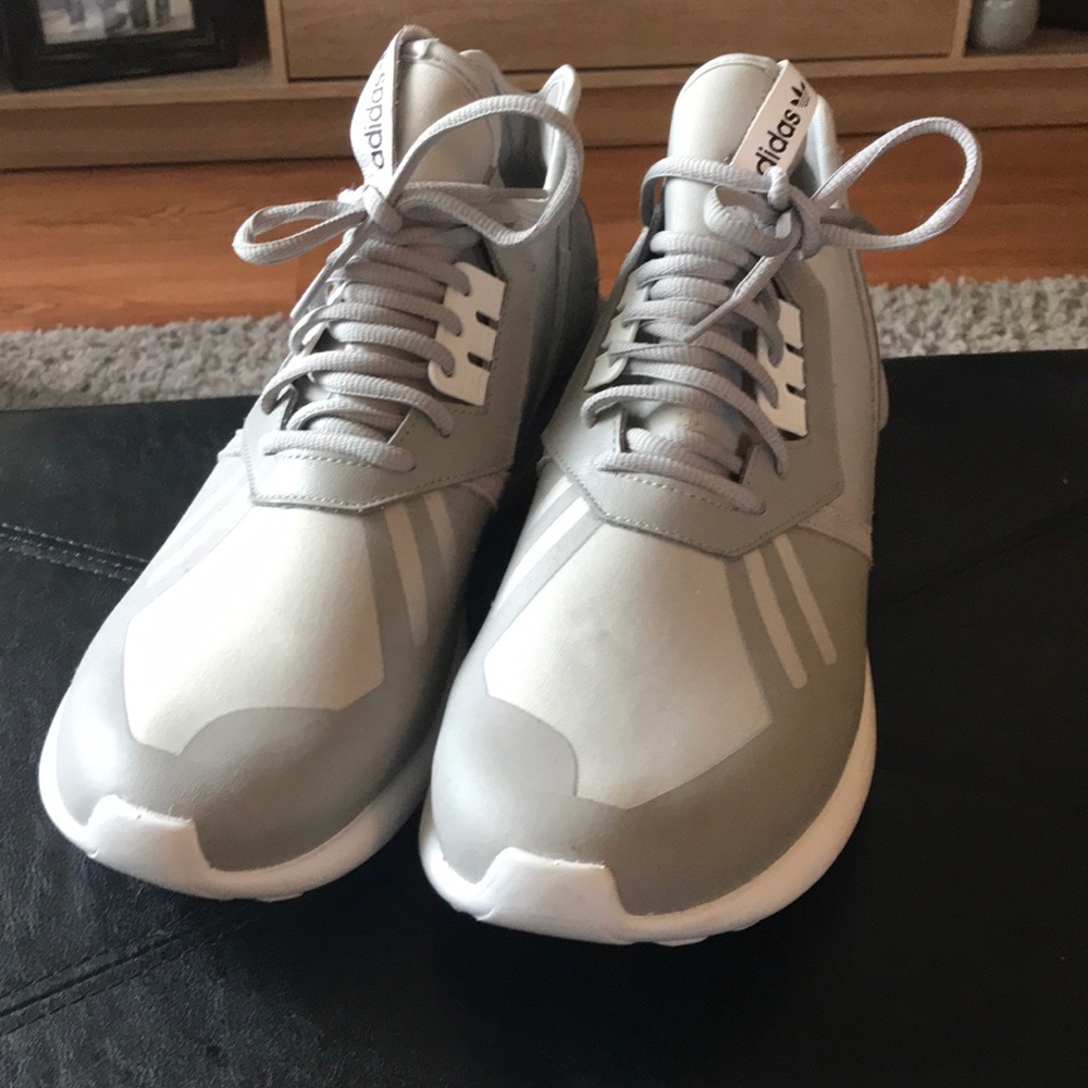 Adidas Tubular - Picture 2 of 4